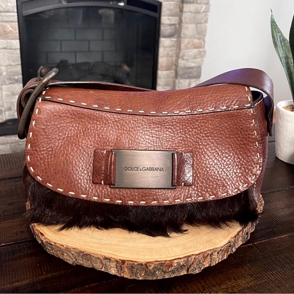 Dolce & Gabbana fur shoulder bag. Super cute handbag. So cute ❤️ - Picture 1 of 9